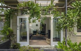 U Studios Masterton, Surestay Collection By BW